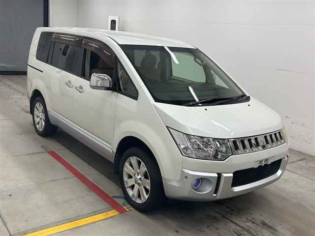 MITSUBISHI DELICA D5 2008