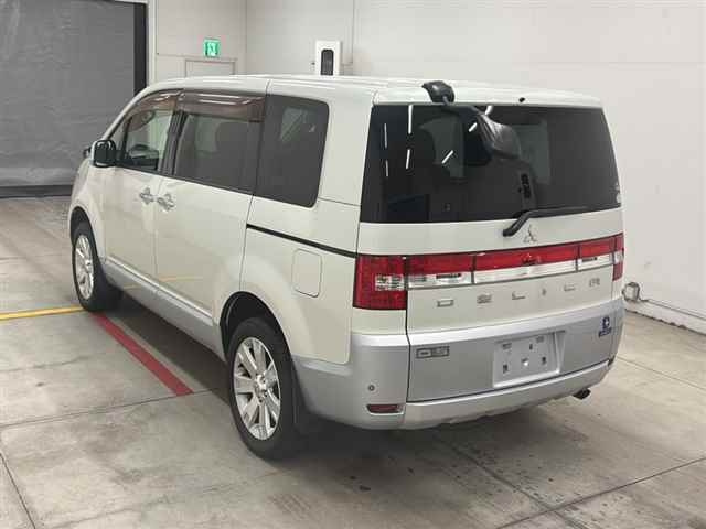 MITSUBISHI DELICA D5 2008