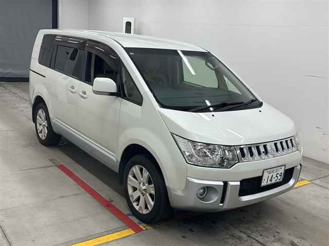 MITSUBISHI DELICA D5 2017