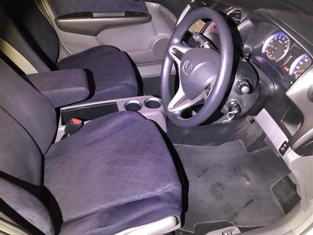 HONDA STREAM 2011