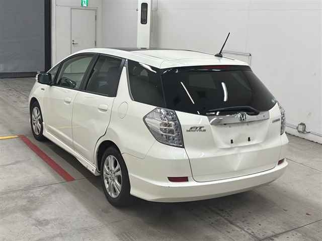 HONDA FIT SHUTTLE 2013