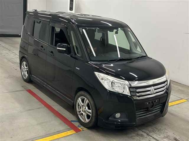 MITSUBISHI DELICA D2 2016