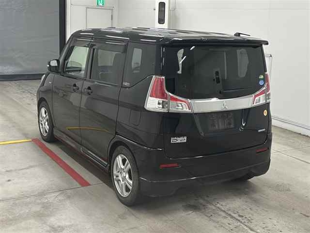 MITSUBISHI DELICA D2 2016
