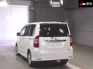 TOYOTA NOAH 2012