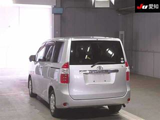TOYOTA NOAH 2008