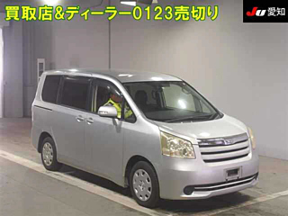 TOYOTA NOAH 2008