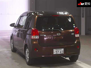 TOYOTA PORTE 2012