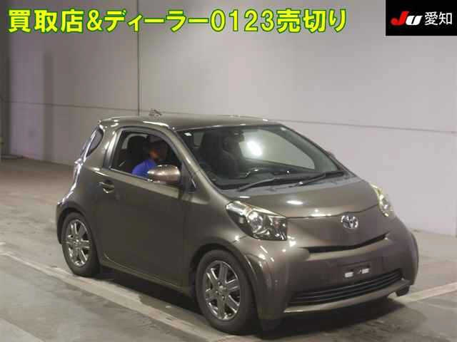 TOYOTA IQ 2010