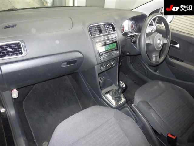VOLKSWAGEN POLO 2012