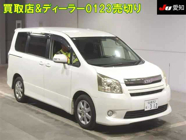 TOYOTA NOAH 2008