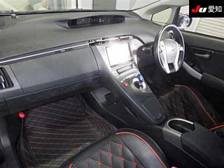 TOYOTA PRIUS 2013