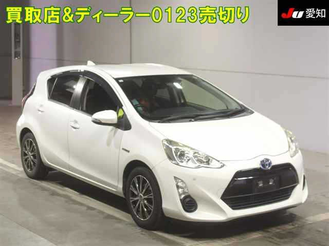 TOYOTA AQUA 2016
