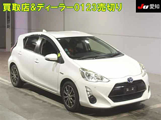 TOYOTA AQUA 2016
