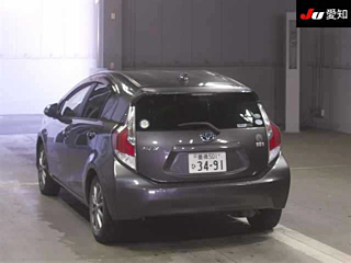 TOYOTA AQUA 2015
