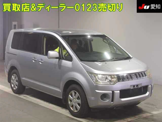 MITSUBISHI DELICA D5 2012