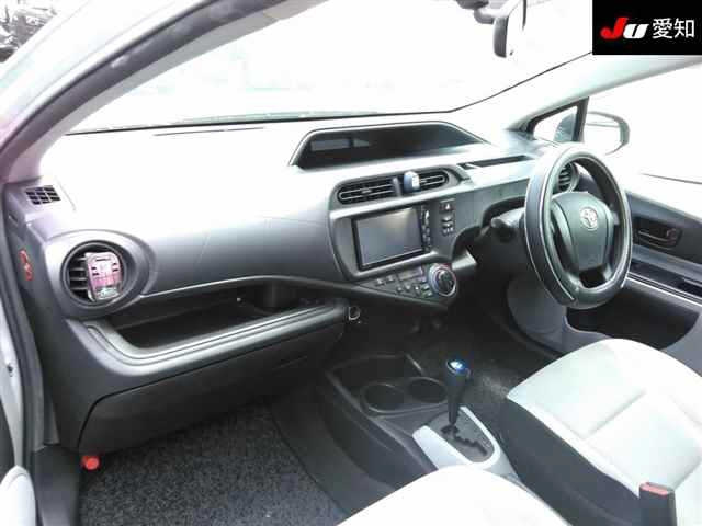TOYOTA AQUA 2012