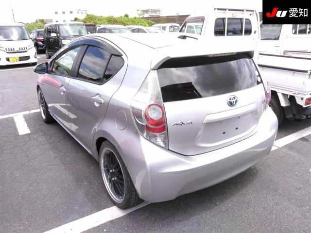 TOYOTA AQUA 2012