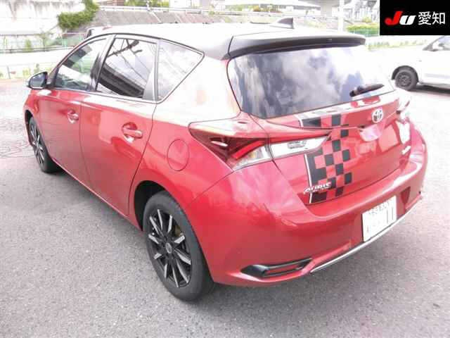 TOYOTA AURIS 2016