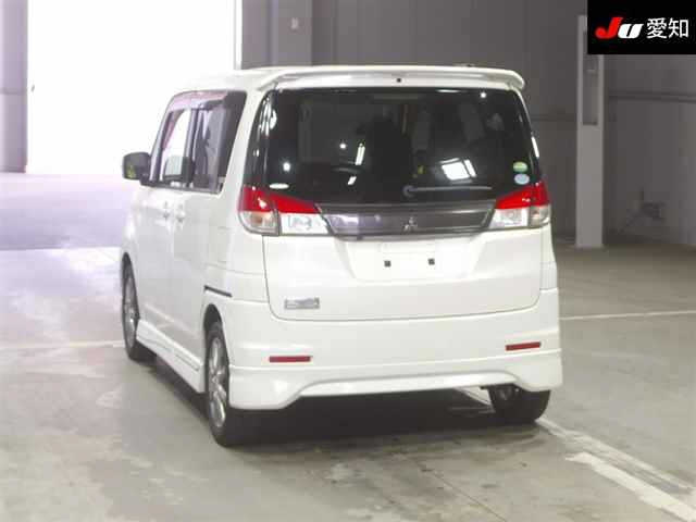 MITSUBISHI DELICA D2 2012