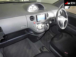 TOYOTA SIENTA 2011