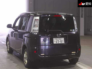 TOYOTA SIENTA 2011