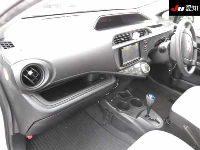 TOYOTA AQUA 2016