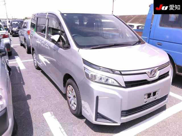 TOYOTA VOXY 2019