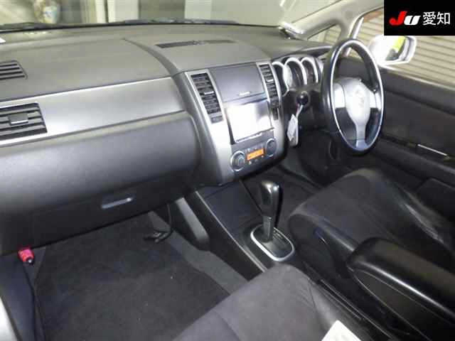 NISSAN TIIDA 2008