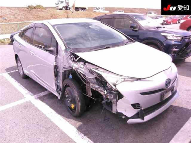 TOYOTA PRIUS 2016