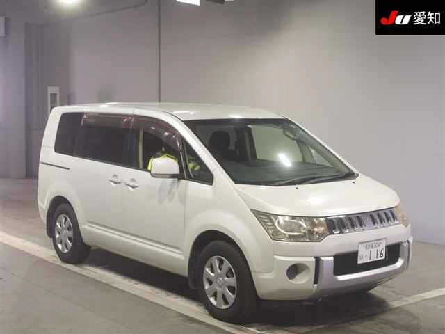 MITSUBISHI DELICA D5 2013