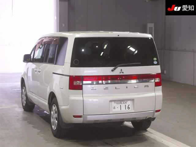 MITSUBISHI DELICA D5 2013