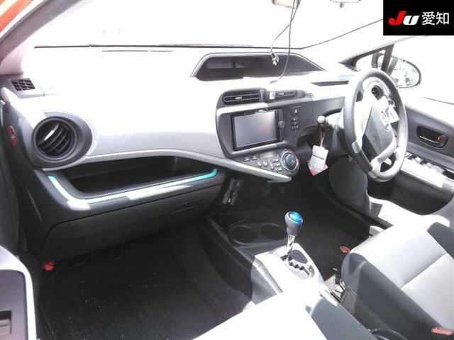 TOYOTA AQUA 2012