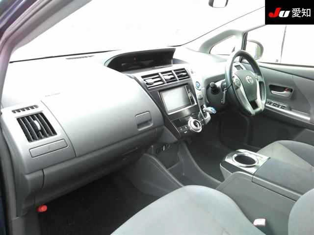 TOYOTA PRIUS ALPHA 2012