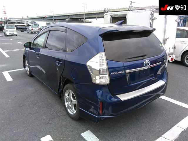 TOYOTA PRIUS ALPHA 2012