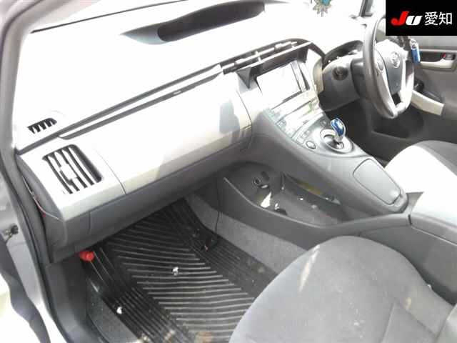 TOYOTA PRIUS 2011