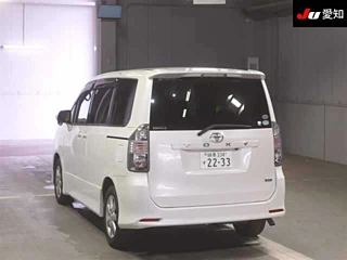 TOYOTA VOXY 2008