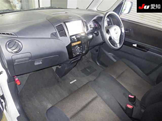 NISSAN ROOX 2010