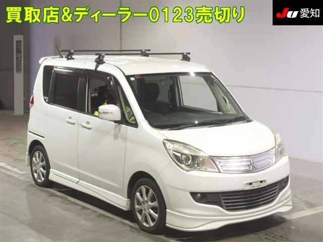 MITSUBISHI DELICA D2 2012