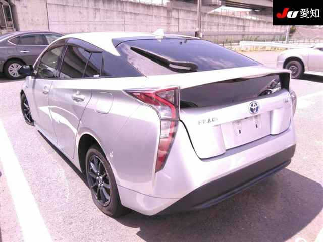 TOYOTA PRIUS 2016