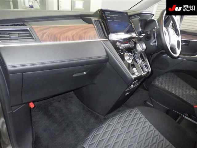 MITSUBISHI DELICA D5 2021