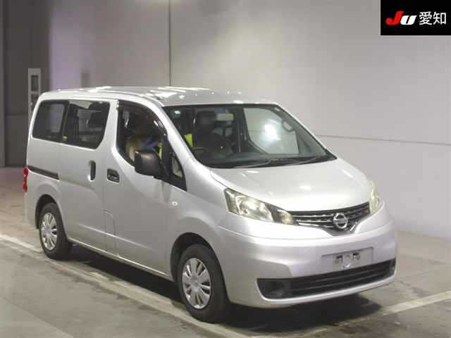 NISSAN NV200 2013