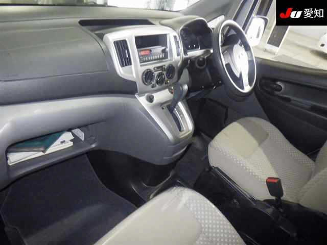 NISSAN NV200 2013