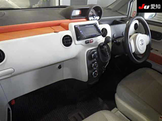TOYOTA PORTE 2013