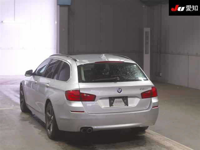 BMW 5 SERIES 2011