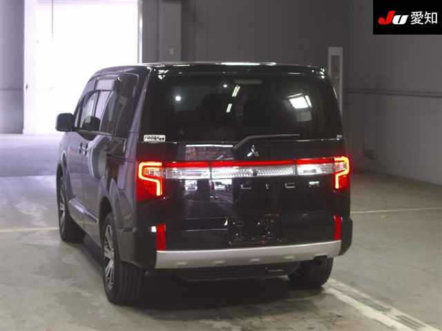 MITSUBISHI DELICA D5 2023