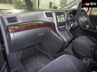 TOYOTA VELLFIRE 2013