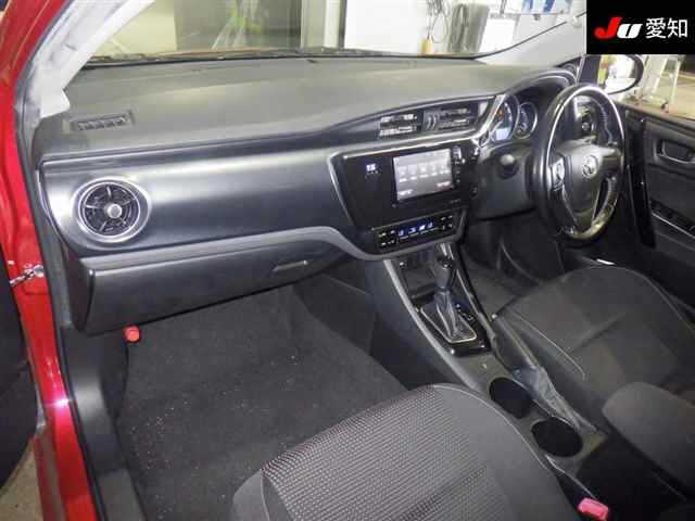 TOYOTA AURIS 2015