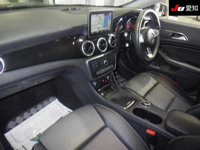 MERCEDES BENZ CLA CLASS 2017