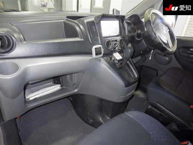 NISSAN NV200 2010