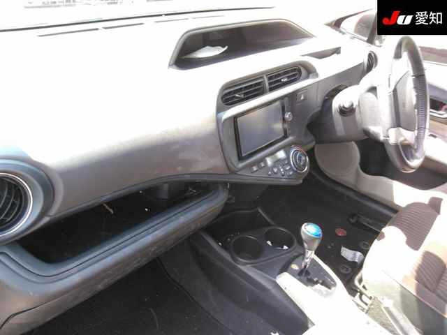 TOYOTA AQUA 2013